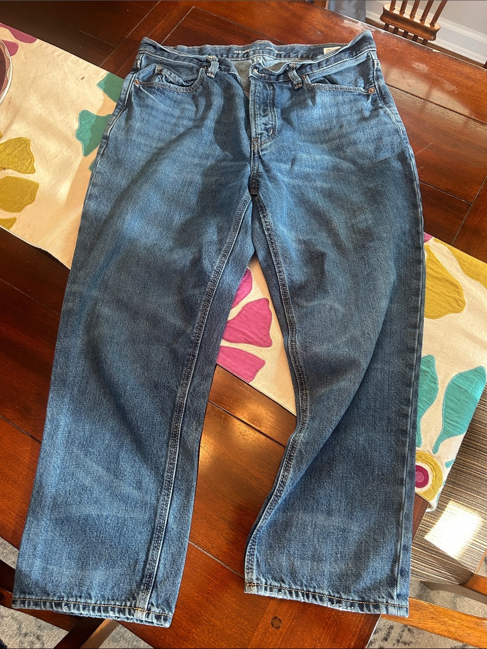 Old Navy High-Rise Slouchy Straight Women's Jeans in Medium Blue